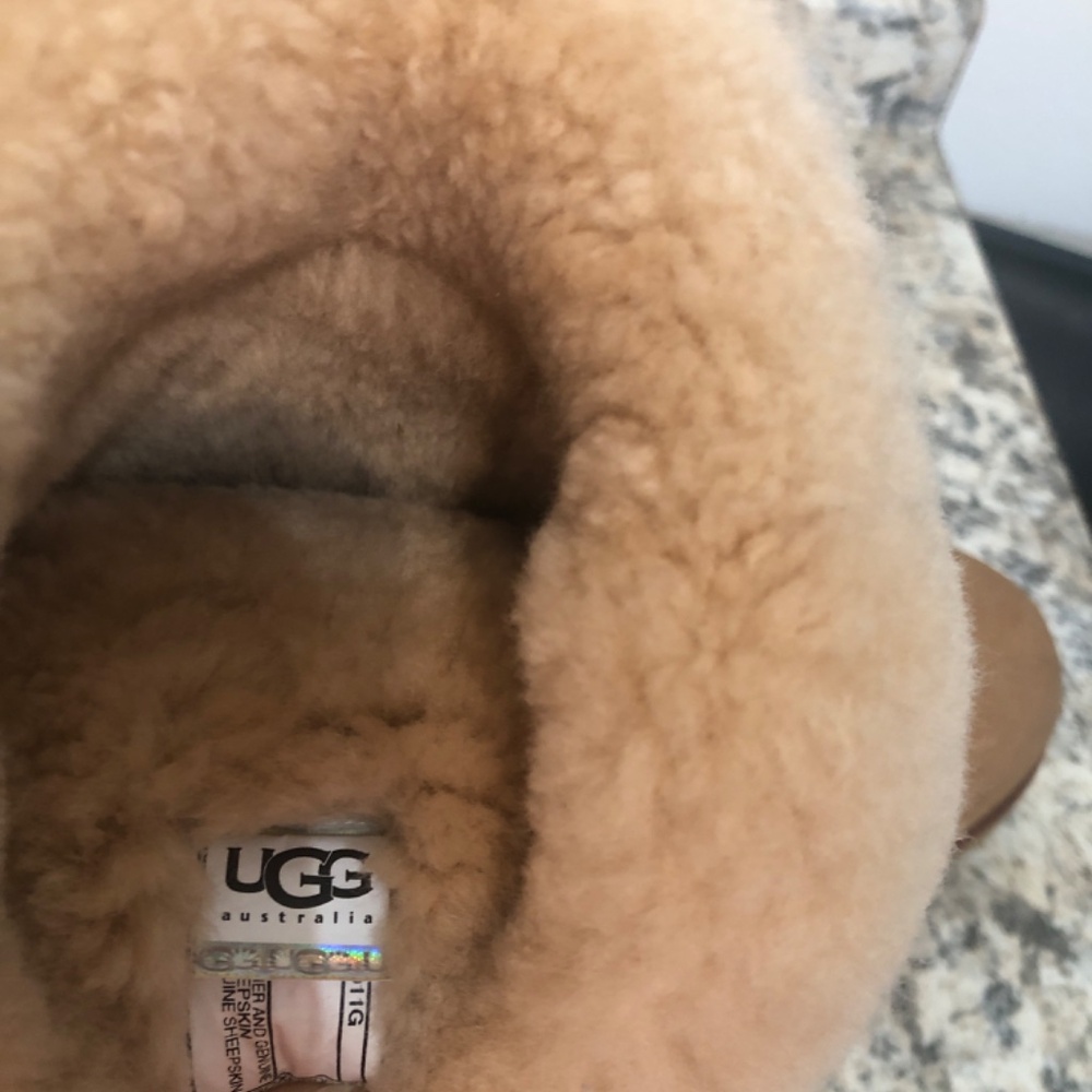 UGG boots - Picture 3 of 5
